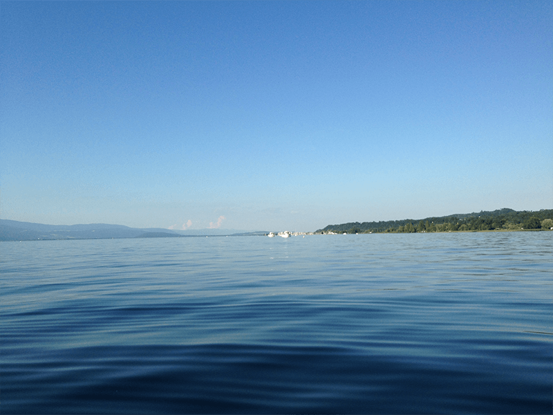 Blick auf einen Schweizer See aus der 300 Meter App